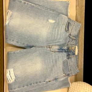 GIRLS light wash jeans